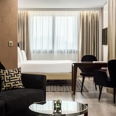 Ac Porte Maillot By Marriott 4* París