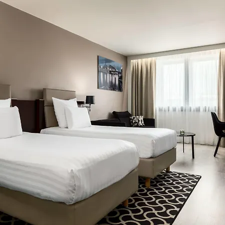 Ac Porte Maillot By Marriott Hotel
