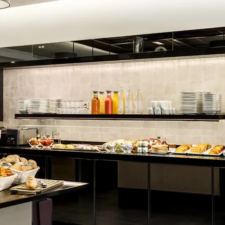 Ac Porte Maillot By Marriott Hotel