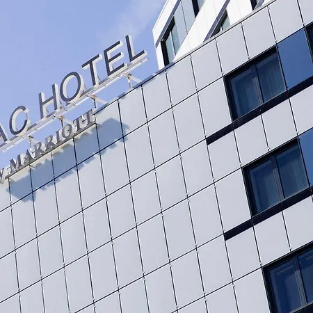 Hotel Ac Porte Maillot By Marriott París