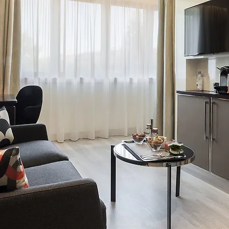 Hotel Ac Porte Maillot By Marriott 4*