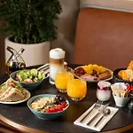 Ac Porte Maillot By Marriott Parijs