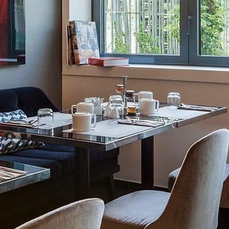 Hotel Ac Porte Maillot By Marriott París
