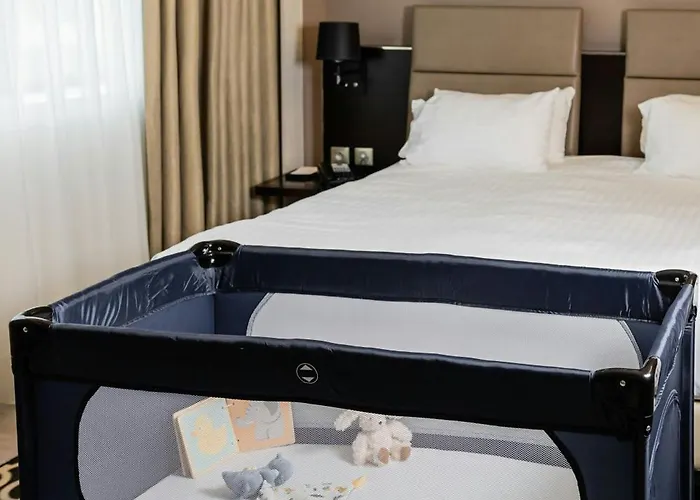 Ac Porte Maillot By Marriott Hotel