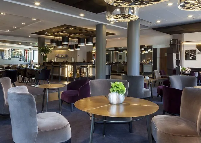 Hotel Ac Porte Maillot By Marriott