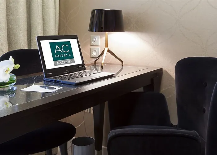 Hotel Ac Porte Maillot By Marriott