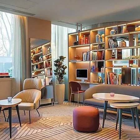 Hotel Ac Porte Maillot By Marriott 4*