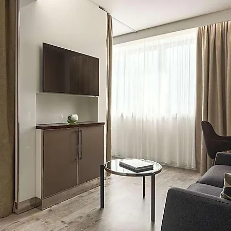 Ac Porte Maillot By Marriott Hotel