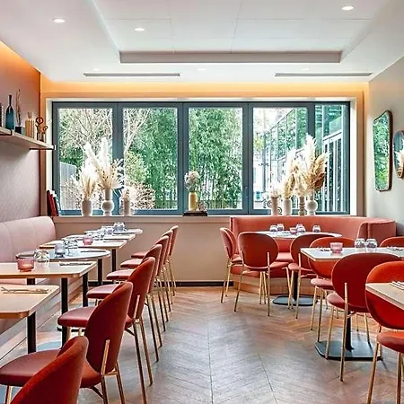 Hotel Ac Porte Maillot By Marriott 4*