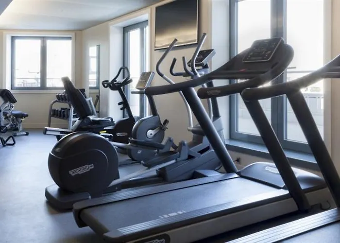 إيه سي بورت مايوه باي ماريوت 4* باريس