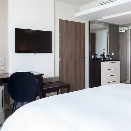 Ac Porte Maillot By Marriott Отель 4*
