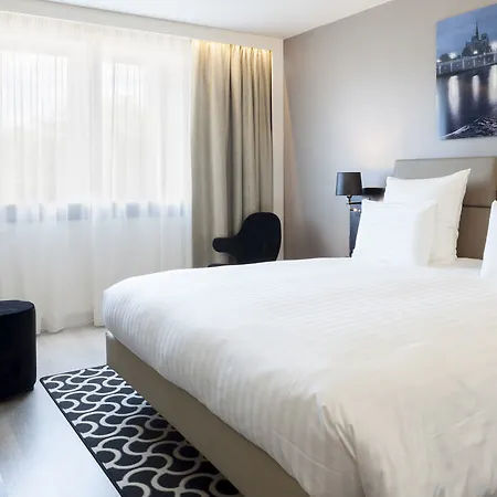 מלון Ac Porte Maillot By Marriott