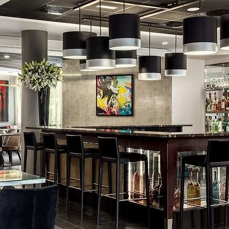 Ac Porte Maillot Hotel 4*